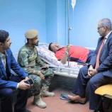 الأمين العام يطمئن على صحة مدير أمن مطار العاصمة عدن