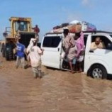 صندوق صيانة الطرق ينقذ العالقين في وادي حسان بأبين