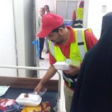 منظمة قمر البريطانية توزع وجبات إفطار الصائم في مستشفى الصداقة