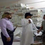 السقاف يطلع على سير عملية توزيع السلال الغذائية لذوي الشهداء والأسر المحتاجة في خور مكسر