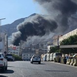 #عاجل : حريق هائل يُلتهم مخبز الشرق الأوسط للمعجنات في المكلا