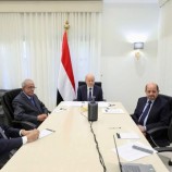 رئيس مجلس القيادة يجتمع بقيادات وزارة الخارجية ورؤساء البعثات الدبلوماسية في الخارج