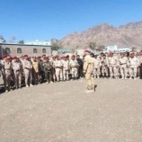 وفد عسكري رفيع يتفقد جبهة الضالع في زيارة عيدية ويقدم واجب العزاء لأسرة الفقيد البتول