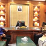 محافظ حضرموت يطلع على أوضاع النقابات ومنظمات المجتمع المدني