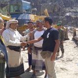 رئيس انتقالي سرار يافع يتفقد سير العمل بمشروع طريق باتيس رصُد لبعوس