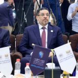 رئيس الوزراء يحضر في عدن افتتاح المؤتمر الطلابي العلمي الأول ويؤكد على تشجيع البحث العلمي 