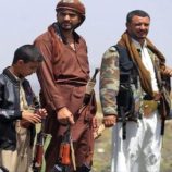 الحوثيون يجبرون المعلمين على إرسال أبنائهم للمراكز الصيفية مقابل التهديد بلقمة العيش