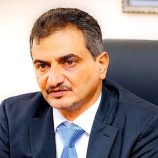 محافظ العاصمة عدن يُعزي بوفاة والد الشهيد طارق مصطفى