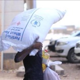 برنامج الغذاء العالمي يحذر من وقف المساعدات الغذائية باليمن