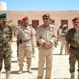 اللواء بارجاش يتفقد اللواء الثاني دفاع ساحلي ويشيد بجهوده في حماية حضرموت