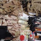 المكلا..ضبط أحد أخطر مروجي المخدرات وبحوزته لباس عسكري أفغاني