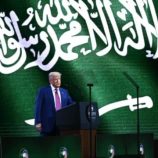 ترامب: سحب إدارة بايدن تصنيف الحوثي من الجماعات الإرهابية كان خطوة خاطئة