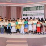 مركز الملك سلمان للإغاثة يكرّم 136 يتيمًا متفوقًا دراسيًا في حضرموت