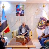 الكثيري يطّلع على أوضاع عمال مؤسسة موانئ البحر العربي