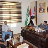 رئيس تنفيذية انتقالي حضرموت يناقش دعم القطاع الصحي مع مدير مكتب وزارة الصحة بالساحل 