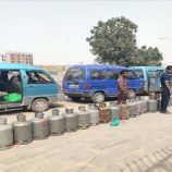 ارتفاع أجور المواصلات بين مديريات عدن إلى الضعف بسبب أزمة غاز السيارات