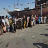 ميناء الشحر يستقبل 26 صيادًا حضرميًا أفرجت عنهم الصومال