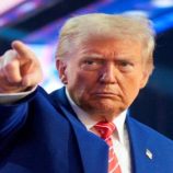 ترامب يُحذر إيران: إما اتفاق نووي أو هجمات أكثر وحشية