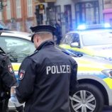 الشرطة الألمانية تعتقل لاجئًا يمنيًا بعد طعن زوجته حتى الموت