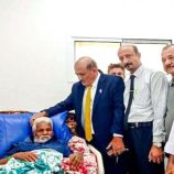 فريق من الجمعية الوطنية يطمئن على صحة العميد مبارك هندي بمستشفى عبود العسكري بالعاصمة عدن