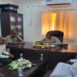 مناقشة آلية تشغيل مستشفى الحميات في عاصمة المهرة