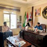 رئيس تنفيذية انتقالي حضرموت يلتقي قيادة مؤسسة “رجاء للتنمية” ويشيد بدورها المجتمعي