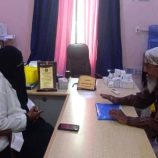 انتقالي زنجبار يطلع على الخدمات الطبية بمستشفى المديرية