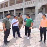 الزهري والسقاف يطلعان على سير العمل في مشروع بناء مدرسة الشهيد سالم قطن بخور مكسر