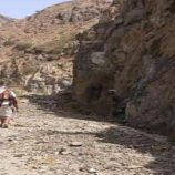 تنفيذا لقرار فتحه.. لجنة نزع الألغام تصل إلى طريق عقبة ثرة