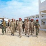 مؤكداً دعم المنطقة العسكرية الثانية الكامل لمحور الغيضة العسكري..  قائد المنطقة العسكرية الثانية يتفقد معسكر قيادة محور الغيضة وفرع الشرطة العسكرية والمدرسة القتالية بالغيضة