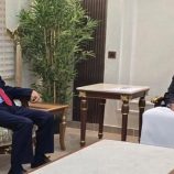 النائب المحرمي يبحث مع رئيس الوزراء الأوضاع الاقتصادية وتحسين الخدمات