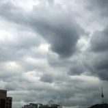 مركز الإنذار المبكر بحضرموت يحذر من تشكل السحب الركامية