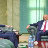 الرئيس الزُبيدي يشدد على ضبط العملية الإيرادية وتوريد الموارد إلى البنك المركزي