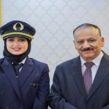 وزير النقل يلتقي الكابتن طيار مريم عبد ربه ويؤكد اعتزازه بالكادر النسائي في قطاع النقل