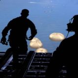 الإمارات والأردن تقودان عملية إسقاط جوي للمساعدات الإنسانية إلى غزة