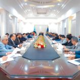 القيادة التنفيذية العليا تبحث ترتيبات مؤتمري المانحين والاقتصادي وتشيد بجهود ضبط الأسعار
