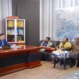 المحافظ بن الوزير يؤكد دعم الخدمات والمشاريع في مديريتي الطلح ودهر