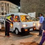 مكتب النقل وشرطة السير ينفذان حملة لضبط أسعار المواصلات في صيرة