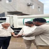 مدير عام الشيخ عثمان ونائب صندوق النظافة يتفقدان أعمال شفط الأمطار