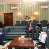 المحرّمي يناقش تحديات الطيران المدني ويؤكد دعمه للنهوض بالقطاع وتعزيز السلامة الجوية