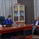 المحافظ بن الوزير يبحث مع الهلال الأحمر الإماراتي مشروع التجهيزات المدرسية ويشيد بالدعم المتواصل