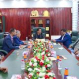 فريق التوجيه والرقابة الرئاسي يلتقي محافظ المهرة ويبحث تعزيز التنسيق المشترك