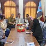 انتقالي سقطرى يناقش الأوضاع الاقتصادية والخدمية