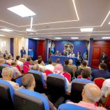 الرئيس الزُبيدي يدشّن برنامج النزول الميداني لفرق الرقابة الرئاسية والتوجيه السياسي