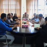 فريق التوجيه والرقابة الرئاسي يعقد لقاءً مشتركًا مع قائد المنطقة العسكرية الثانية ومدير أمن ساحل حضرموت