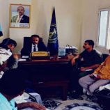 رئيس تنفيذية انتقالي أبين يلتقي تكتل الأحزاب السياسية ومديري عام الضرائب و الواجبات بالمحافظة