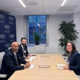 الرئيس الزُبيدي يلتقي مديرة مبادرات الشرق الأوسط بالمنتدى الاقتصادي العالمي