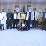 محافظ المهرة يكرم قائد قوات التحالف تقديرا لجهوده خلال الفترة الماضية