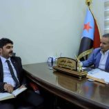 رئيس هيئة الشؤون الاجتماعية يناقش القضايا المتعلقة بعمل المنظمات بمديريات يافع.