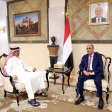 رئيس الوزراء في حوار مع “الشرق الأوسط”: العملة لا تتحسن بالشعارات بل بالقرارات الصعبة والانضباط المالي